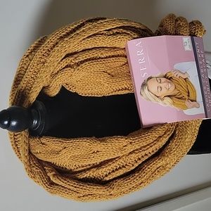 Ladies Cable Knit Infinity Scarf